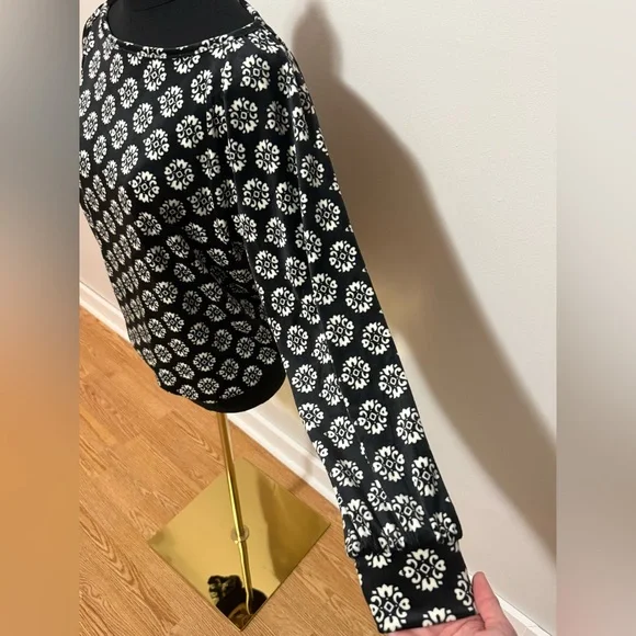 LOFT Black and White Floral Top - Picture 6 of 8